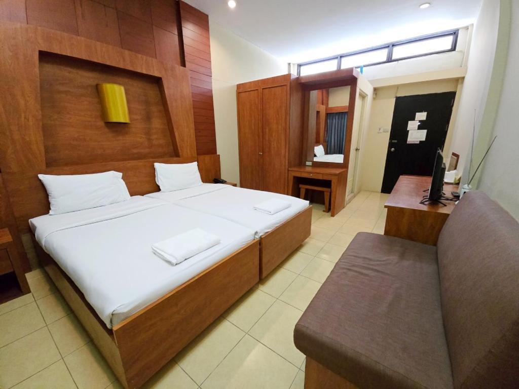 Rajata Hotel Bangkok Ngoại thất bức ảnh