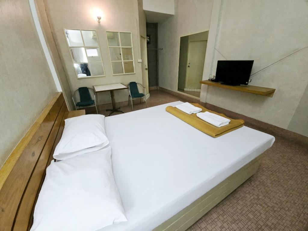 Rajata Hotel Bangkok Ngoại thất bức ảnh