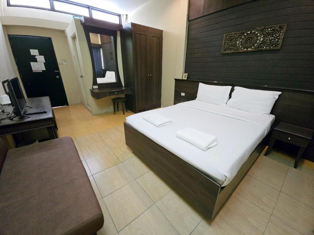 Rajata Hotel Bangkok Ngoại thất bức ảnh