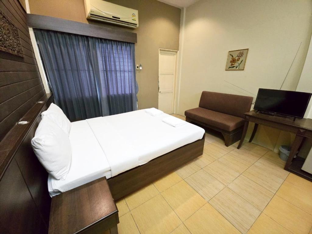 Rajata Hotel Bangkok Ngoại thất bức ảnh